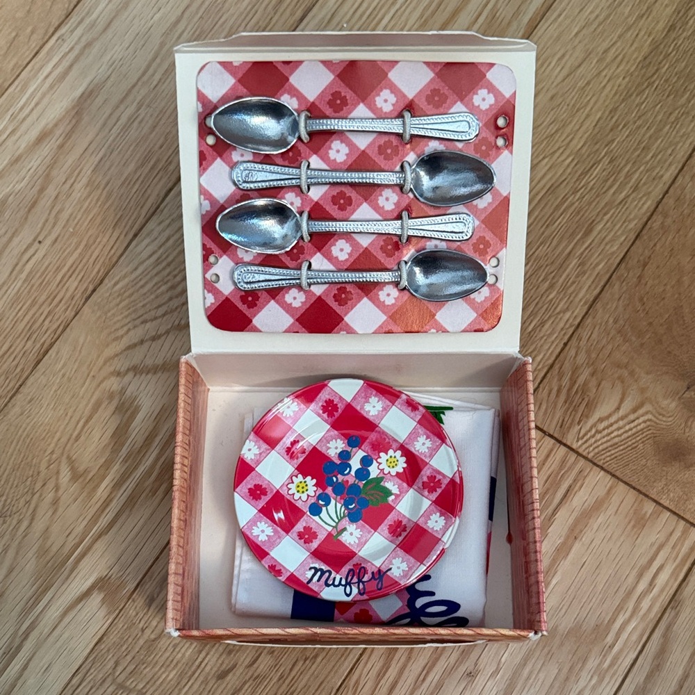 Muffy VanderBear Picnic Set